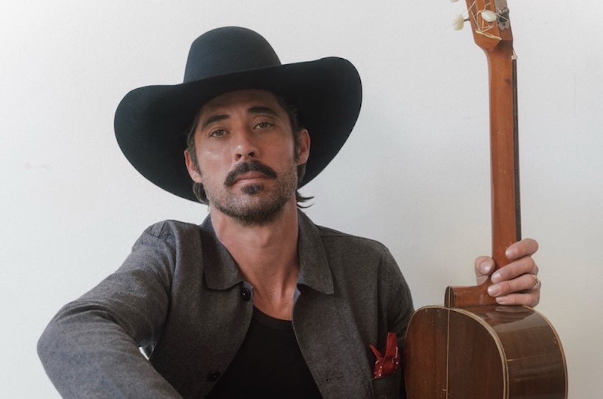 Ryan Bingham Under The Stars in Solving Festival Theater