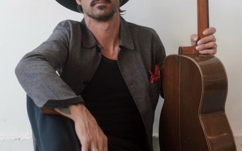 Ryan Bingham Under The Stars in Solving Festival Theater