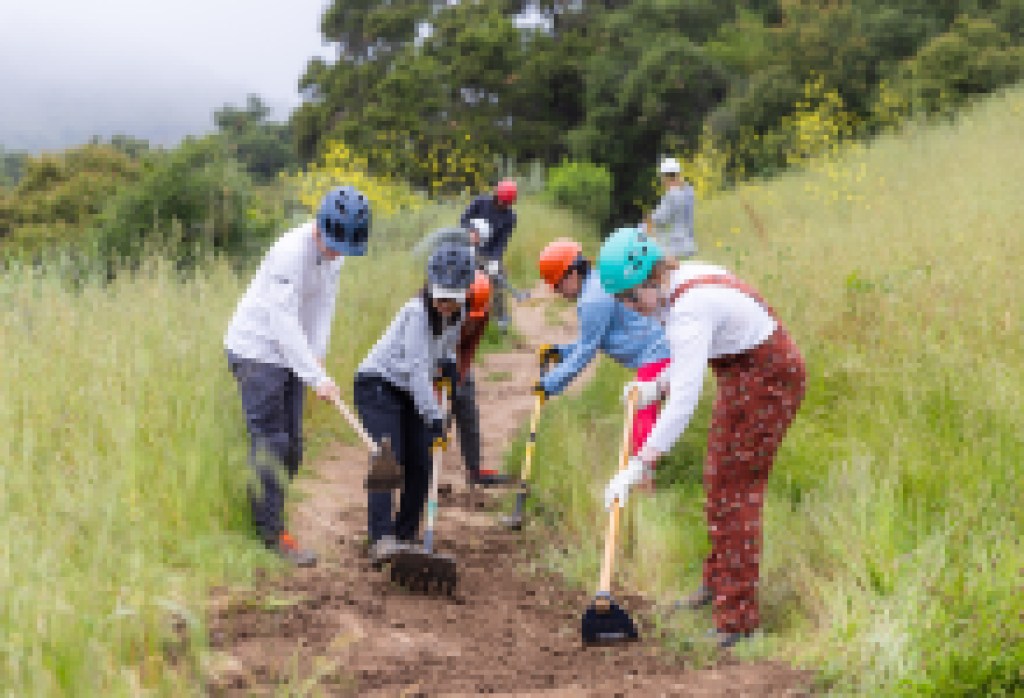 Evento de voluntariado a gran escala busca reparar senderos en Parma Park tras la temporada de lluvias