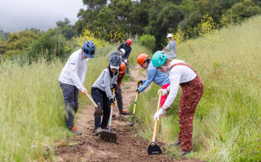 Evento de voluntariado a gran escala busca reparar senderos en Parma Park tras la temporada de lluvias