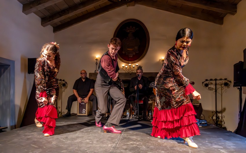 Spectacular Íntimo ‘Jóvenes’ Brings the House Down at the Covarrubias Adobe