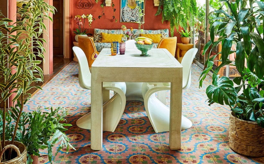 The Home Page | In Full Bloom: Floral Finds and a Dreamy Duplex