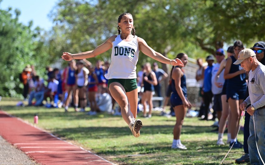 Elina Stump Shines at Channel League Track and Field Finals