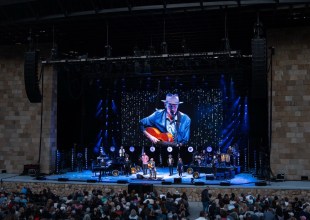 Review | James Taylor: Sunny Day Man, Still on Fire