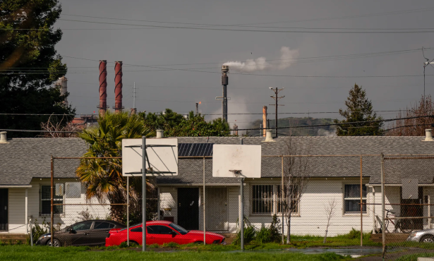 $6 Gas and Refinery Fears Collide with California’s Climate Ambitions