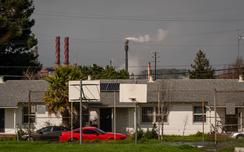 $6 Gas and Refinery Fears Collide with California’s Climate Ambitions