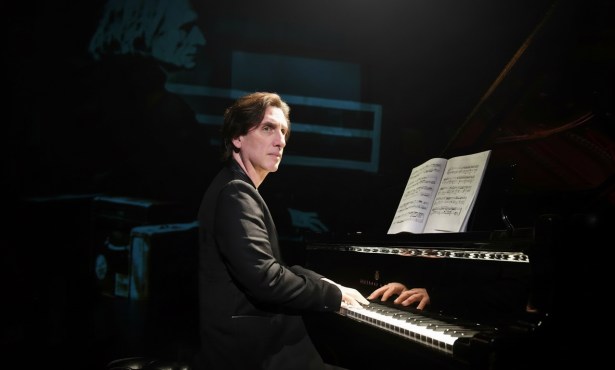 Review | ‘The Piano and Me’ 