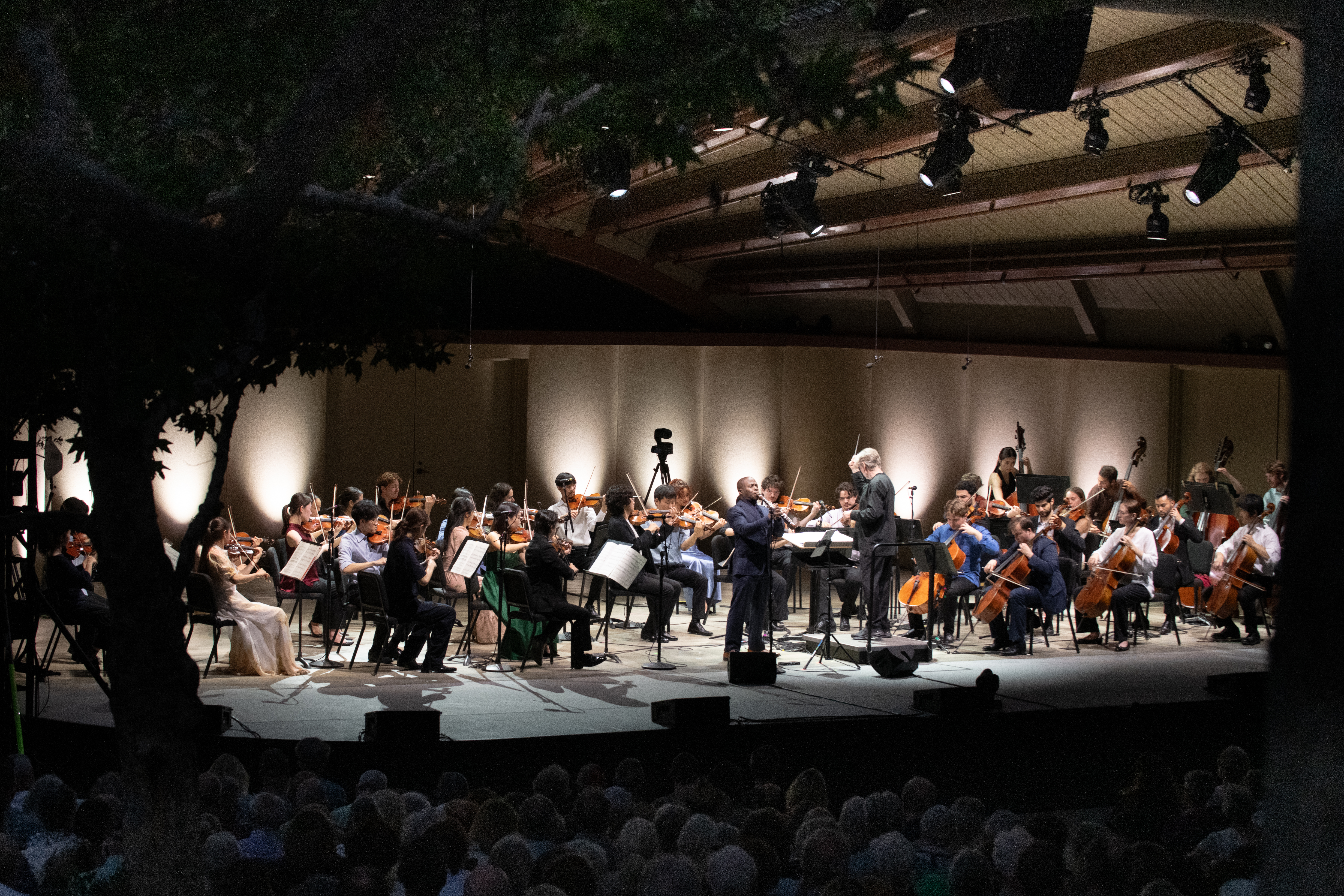 ミュージシャン MADARANINGEN Review | Salonen Scores Big with Ojai @ 80 - The Santa Barbara