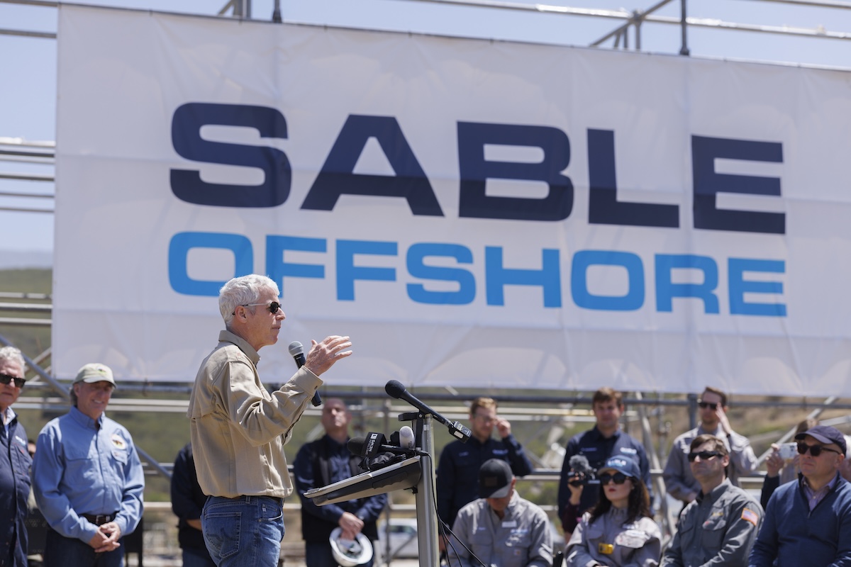White House Officials Defend Offshore Oilās Restart