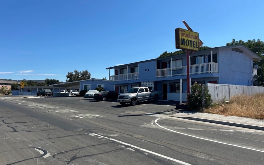 Buellton Sued over New Law Prohibiting Long-Term Stays at Motels on Avenue of Flags