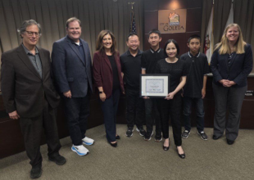 Ocean Nails & Spa recibe Reconocimiento Empresarial de la Ciudad de Goleta