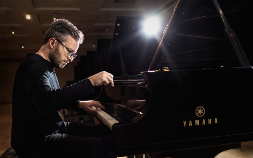 Grand, Adventure-seeking Pianist Takes the Spotlight