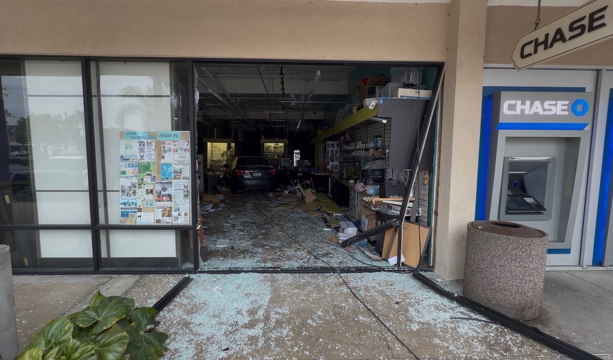 Car Careens Into Goleta's Pet House