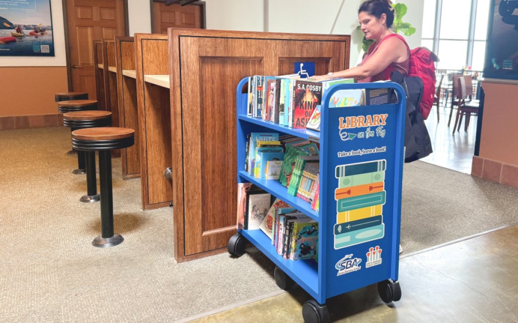 “Bibliovuelo” se inaugura en el Aeropuerto de Santa Bárbara