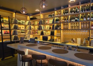 New Venue for Sippin’ and Spinnin’