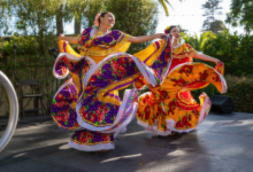 Fiesta Week Kicks Off With La Recepcion del Presidente