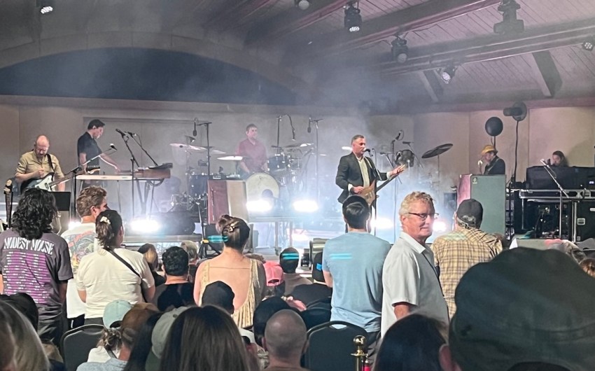 Review | Modest Mouse Brings Down the House