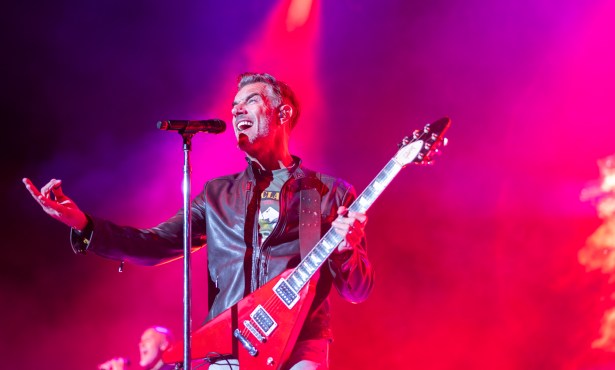 Review | Four Bands, Zero Weak Links