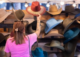 A Camera’s Eye on Fiesta’s Mercados