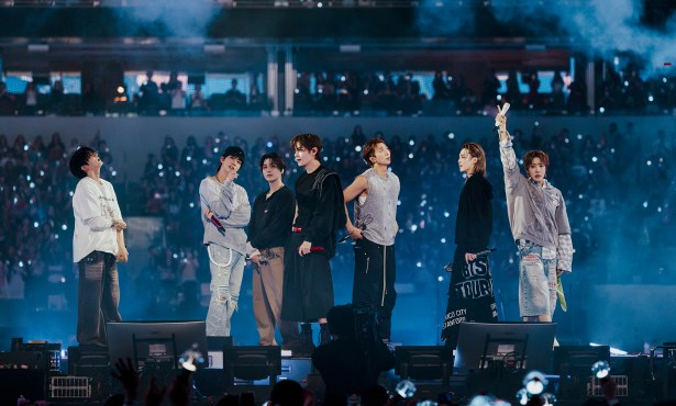 A Korean Girl Sees BTS For The First Time