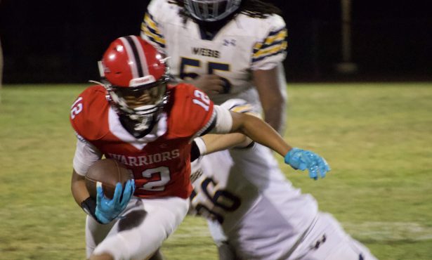 Carpinteria Falls to 0-3 Following 49-14 Loss to Webb of Claremont