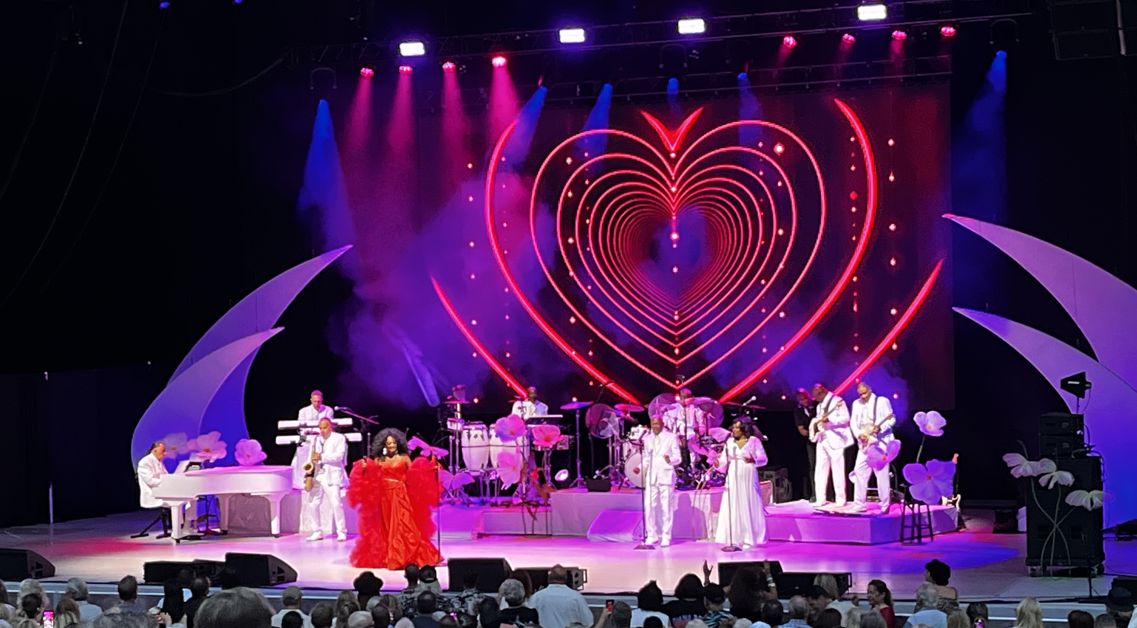 Review | Diana Ross is Still a Superstar in Santa Barbara