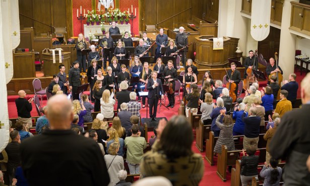 Santa Barbara Chamber Players Open Season with Conductor Daniel Gee and Cellist Jakub Omsky