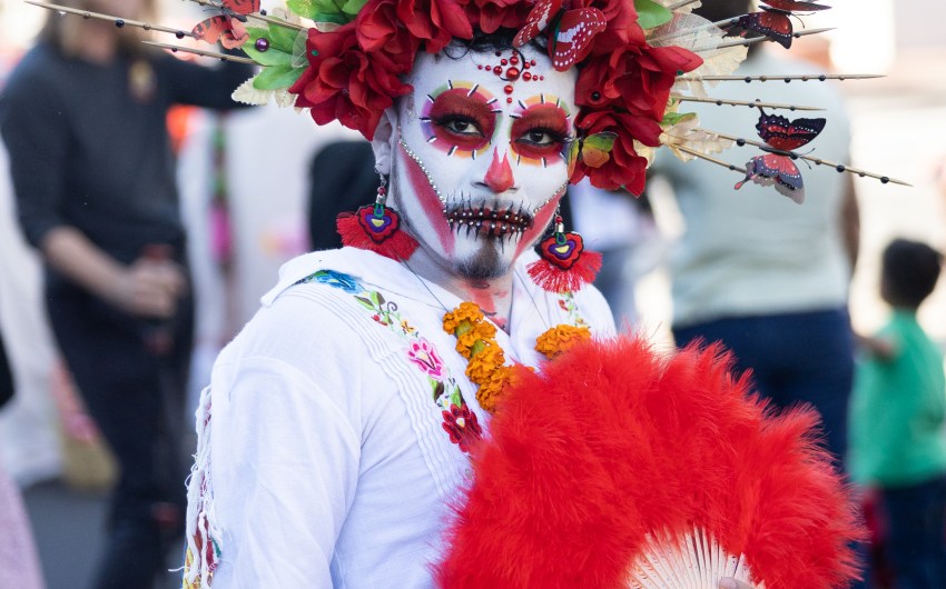 Taking Día de los Muertos Calenda Culture to the Street, Again
