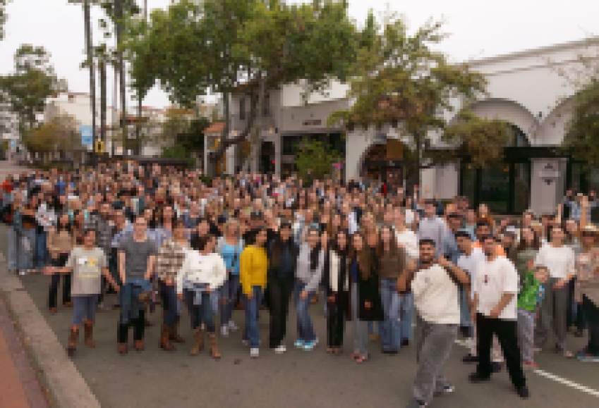 Downtown Santa Barbara’s Kickin’ Country Line Dancing Nights Are Back