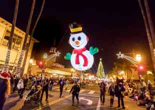 Santa Barbara Holiday Parade Returns to State Street for First Time Since 2019