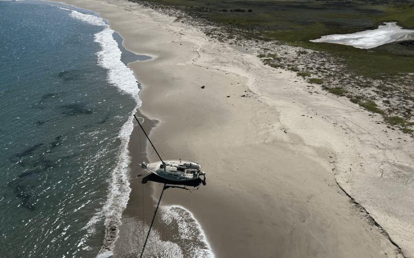 Another Sailboat Runs Aground on Santa Rosa Island