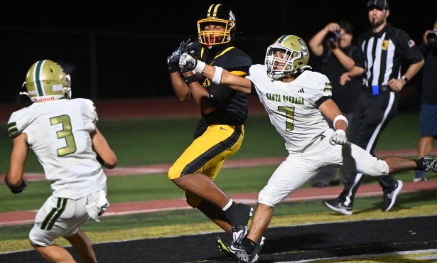 Prep Football Roundup: Santa Barbara Drops a Nailbiter to Ventura, 24-21