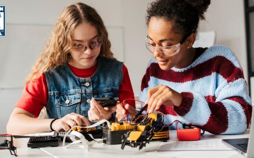 Únete a los Adolescentes Enseñan la Tecnología: Aplícate antes del 24 de octubre